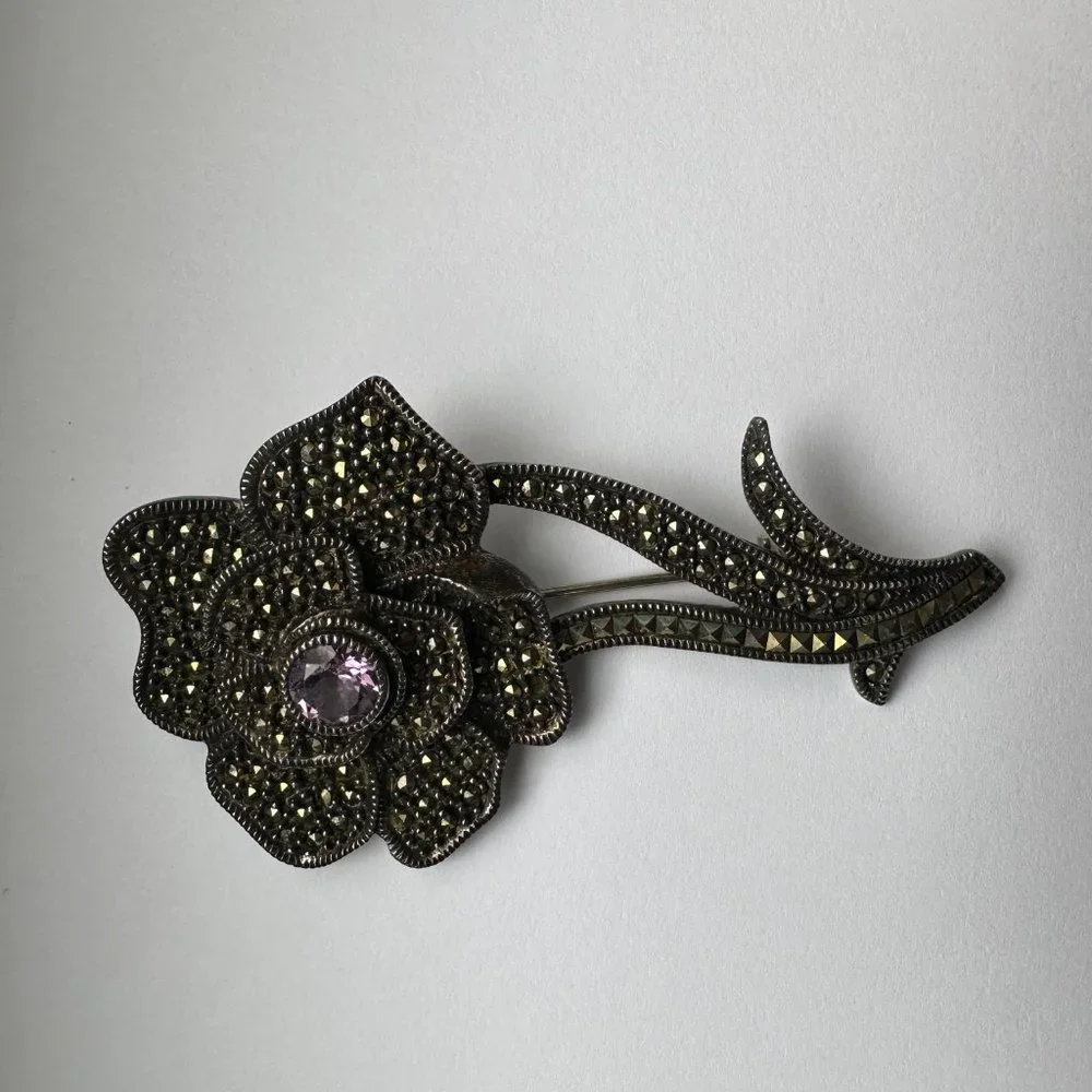 Judith Jack marcasite and sterling brooch with amethyst center. Vintage. - Picture 5 of 9